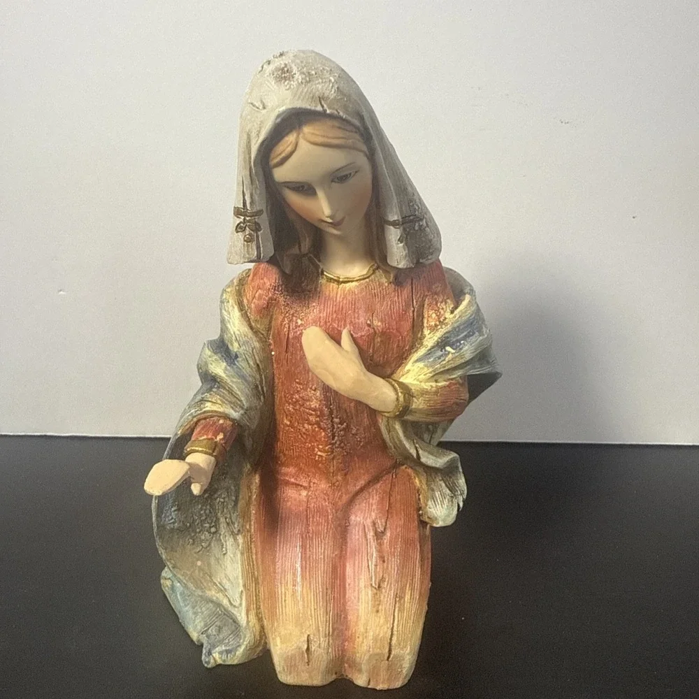 Vintage Mary‎ Kneeling Nativity Figurine Christmas